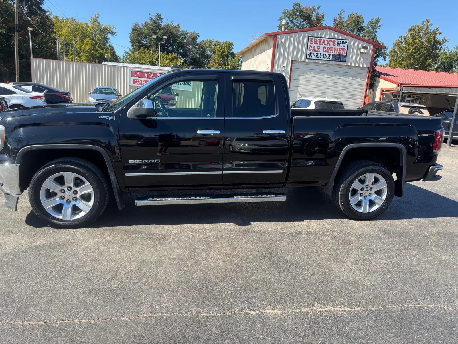 GMC Sierra photo 2