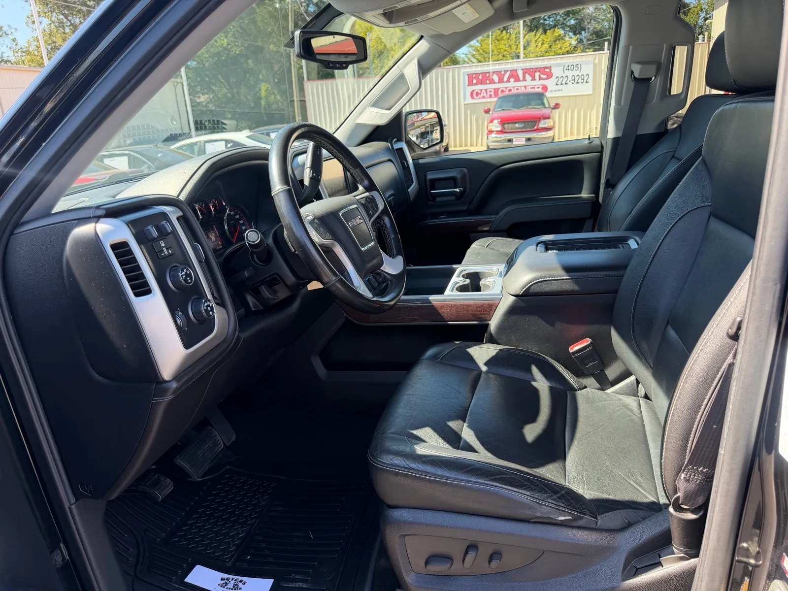 GMC Sierra photo 9