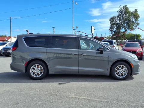 Photos of 2025 CHRYSLER PACIFICA SELECT for sale in Chickasha, OK at Bryan's Car Corner Chickasha