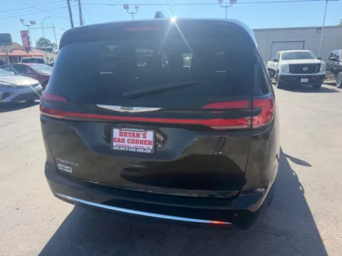 More photos of 2025 CHRYSLER PACIFICA SELECT at Bryan's Car Corner Chickasha, OK