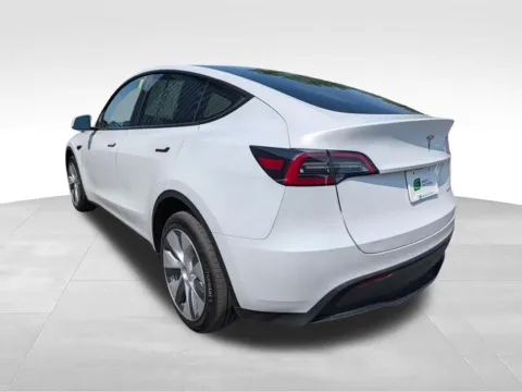 More photos of 2023 Tesla Model Y Long Range at Auto Outlets of Farmington, NY