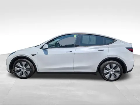 More photos of 2023 Tesla Model Y Long Range at Auto Outlets of Farmington, NY