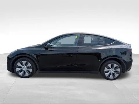 More photos of 2023 Tesla Model Y Long Range at Auto Outlets of Farmington, NY