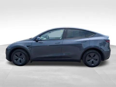 More photos of 2023 Tesla Model Y Long Range at Auto Outlets of Farmington, NY