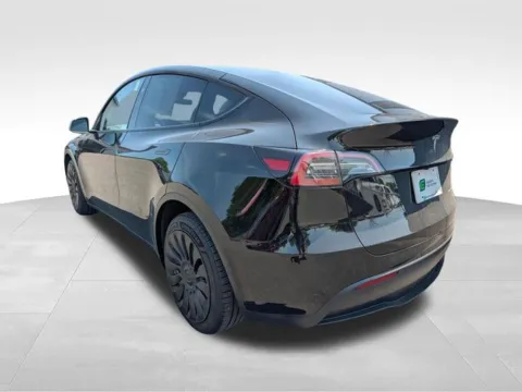 More photos of 2023 Tesla Model Y Long Range at Auto Outlets of Farmington, NY
