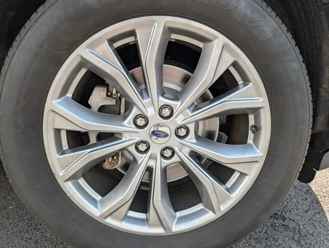 2022 Ford Explorer Limited - Photo 9