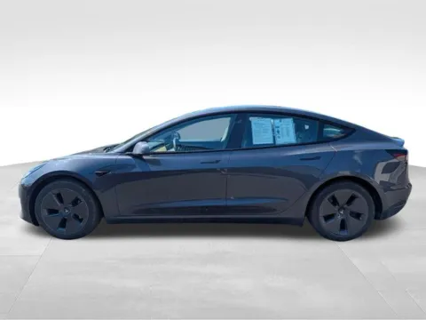 More photos of 2022 Tesla Model 3 Long Range at Auto Outlets of Farmington, NY