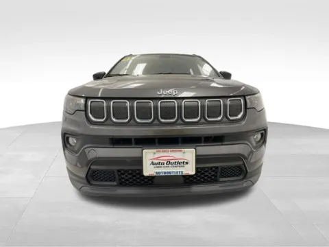 Photos of 2022 Jeep Compass Latitude Lux for sale in Farmington, NY at Auto Outlets of Farmington