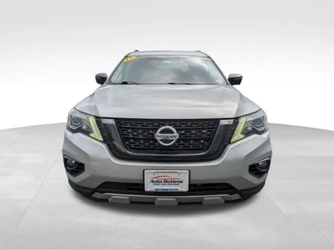 Photos of 2019 Nissan Pathfinder SL for sale in Farmington, NY at Auto Outlets of Farmington