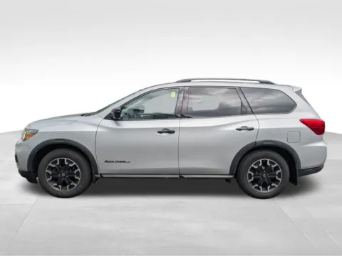 More photos of 2019 Nissan Pathfinder SL at Auto Outlets of Farmington, NY