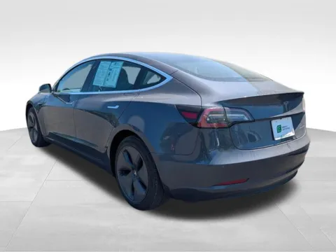 More photos of 2020 Tesla Model 3 Long Range at Auto Outlets of Farmington, NY