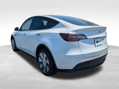 More photos of 2023 Tesla Model Y Long Range at Auto Outlets of Farmington, NY