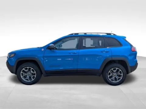 More photos of 2021 Jeep Cherokee Trailhawk at Auto Outlets of Farmington, NY