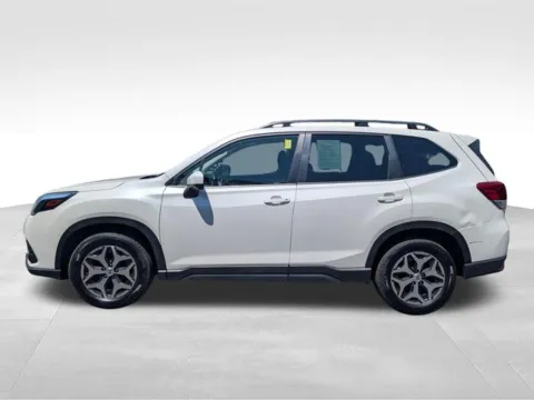More photos of 2023 Subaru Forester Premium at Auto Outlets of Farmington, NY