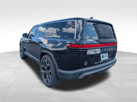More photos of 2024 Rivian R1S Adventure Dual Motor Perf Max Pack at Auto Outlets of Farmington, NY
