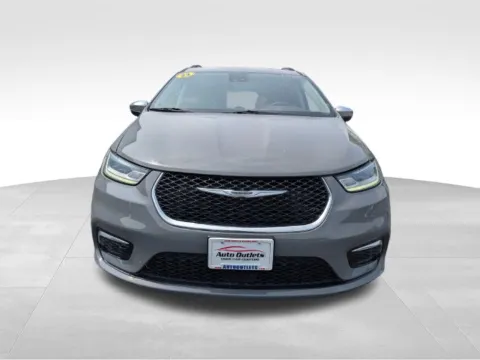 Photos of 2023 Chrysler Pacifica Limited for sale in Farmington, NY at Auto Outlets of Farmington