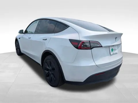More photos of 2024 Tesla Model Y Long Range at Auto Outlets of Farmington, NY