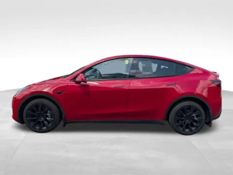 More photos of 2023 Tesla Model Y Long Range at Auto Outlets of Farmington, NY