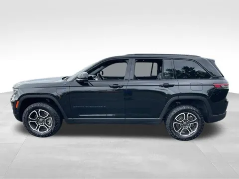 More photos of 2023 Jeep Grand Cherokee Trailhawk 4xe at Auto Outlets of Farmington, NY