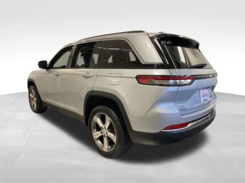 More photos of 2022 Jeep Grand Cherokee Limited at Auto Outlets of Farmington, NY