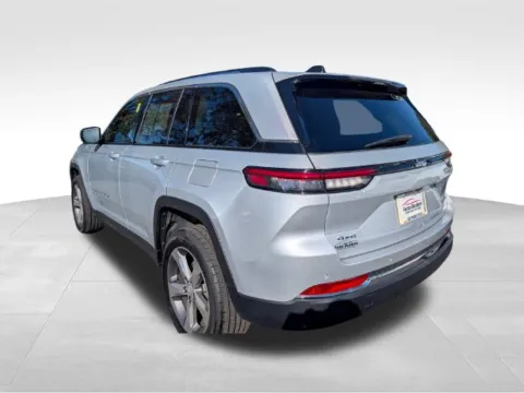More photos of 2022 Jeep Grand Cherokee Limited at Auto Outlets of Farmington, NY