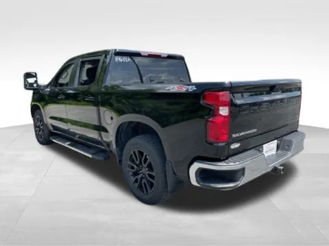 More photos of 2022 Chevrolet Silverado 1500 LT at Auto Outlets of Farmington, NY