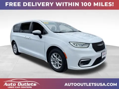 White 2023 Chrysler Pacifica Touring for sale in Farmington, NY