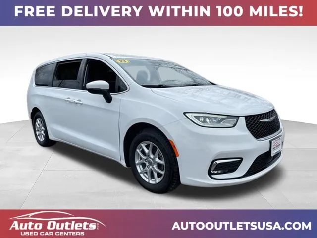 White 2023 Chrysler Pacifica Touring for sale in Farmington, NY