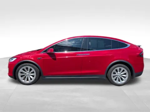 More photos of 2021 Tesla Model X Long Range at Auto Outlets of Farmington, NY