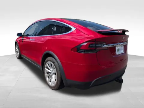 More photos of 2021 Tesla Model X Long Range at Auto Outlets of Farmington, NY