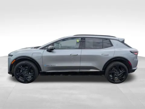 More photos of 2024 Chevrolet Equinox EV RS at Auto Outlets of Farmington, NY
