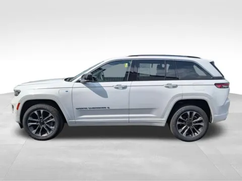 More photos of 2023 Jeep Grand Cherokee Overland 4xe at Auto Outlets of Farmington, NY