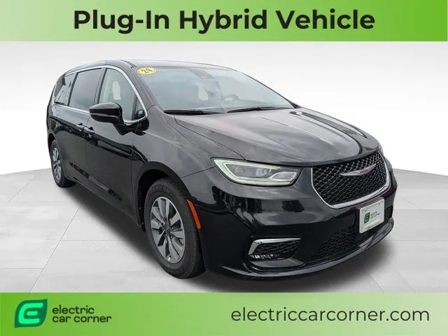 Black 2024 Chrysler Pacifica Hybrid Select for sale in Farmington, NY