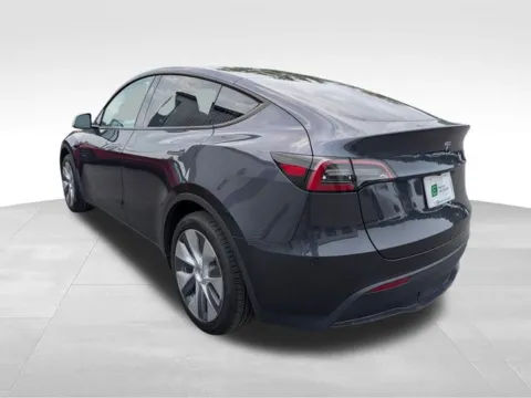 More photos of 2024 Tesla Model Y Long Range at Auto Outlets of Farmington, NY