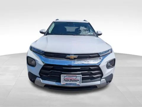 Photos of 2022 Chevrolet TrailBlazer LT for sale in Farmington, NY at Auto Outlets of Farmington
