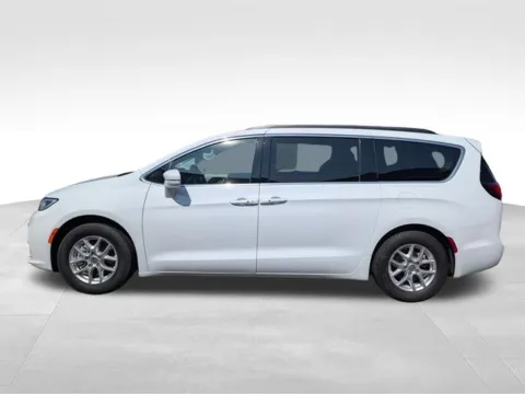 More photos of 2022 Chrysler Pacifica Touring L at Auto Outlets of Farmington, NY