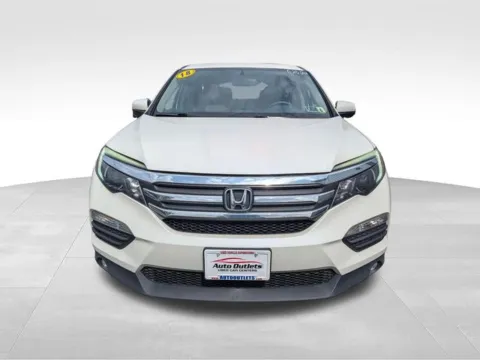 Photos of 2018 Honda Pilot EX-L for sale in Farmington, NY at Auto Outlets of Farmington