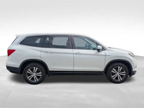 More photos of 2018 Honda Pilot EX-L at Auto Outlets of Farmington, NY
