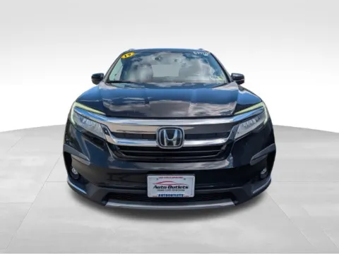 Photos of 2019 Honda Pilot Elite for sale in Farmington, NY at Auto Outlets of Farmington