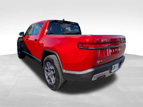 More photos of 2022 Rivian R1T Adventure at Auto Outlets of Farmington, NY