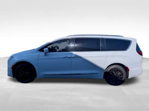 More photos of 2019 Chrysler Pacifica Touring L at Auto Outlets of Farmington, NY