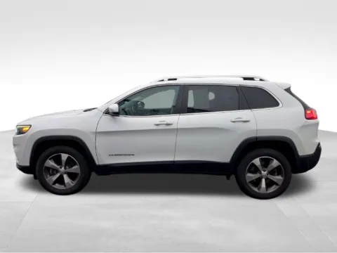 More photos of 2021 Jeep Cherokee Limited at Auto Outlets of Farmington, NY