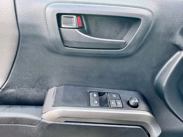 2019 Toyota Tacoma SR5 - Photo 15