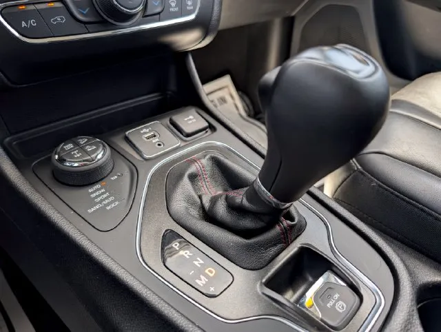 2021 Jeep Cherokee Trailhawk - Photo 23