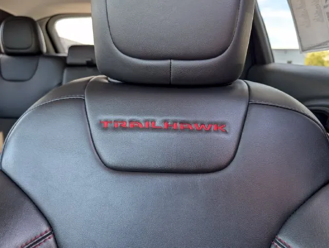2021 Jeep Cherokee Trailhawk - Photo 14