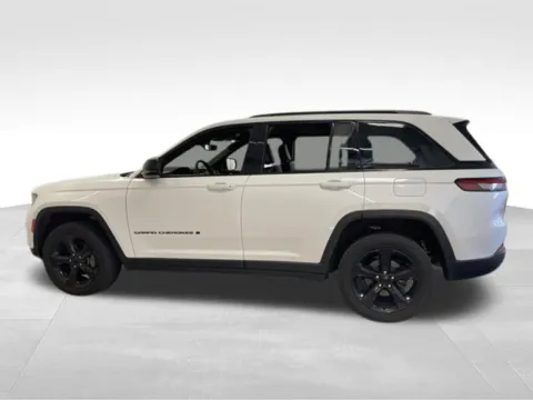 More photos of 2023 Jeep Grand Cherokee Altitude X at Auto Outlets of Webster, NY