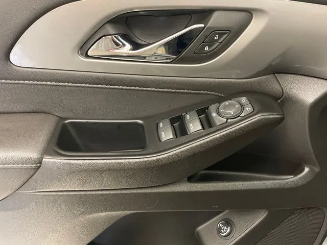 2023 Chevrolet Traverse 1LT - Photo 15
