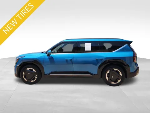 Photos of 2024 Kia EV9 Land for sale in Denver, CO at Emich Kia