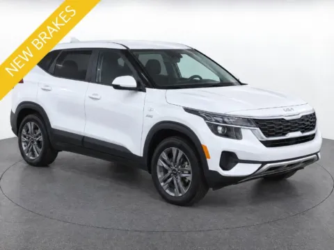 Photos of 2022 Kia Seltos LX for sale in Denver, CO at Emich Kia