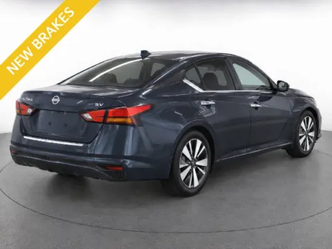 Another view of 2022 Nissan Altima 2.5 SV for sale in Denver, CO at Emich Kia